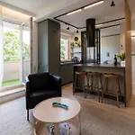 Modern, Quiet Penthouse With Free Parking Apartment Budapest