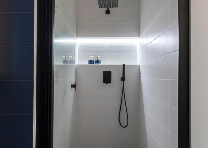 Modern, Quiet Penthouse With Free Parking Budapest