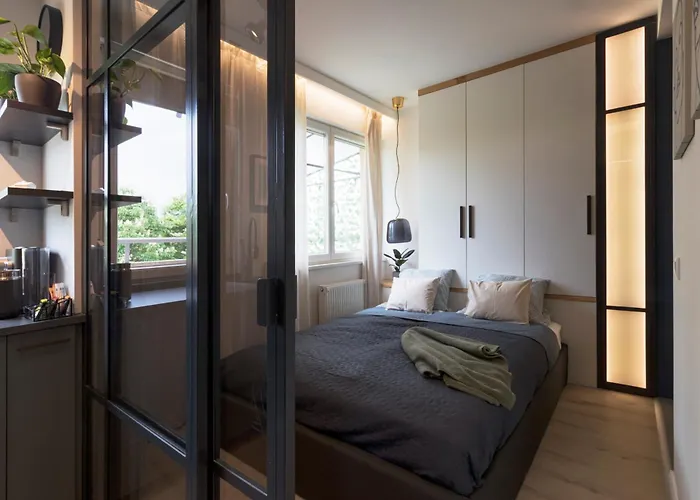 Modern, Quiet Penthouse With Free Parking *