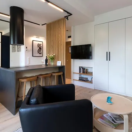 Modern, Quiet Penthouse With Free Parking Apartament *